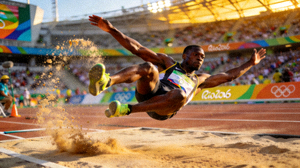 奥运会田径跳远项目精彩集锦，运动员在空中划出优美弧线