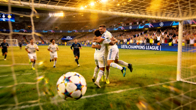 欧冠决赛精彩集锦视频截图，显示进球和庆祝画面