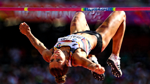 世界田径锦标赛田赛项目跳高运动员起跳瞬间特写