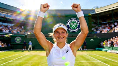 斯瓦泰克在温网女单决赛中庆祝胜利的精彩瞬间